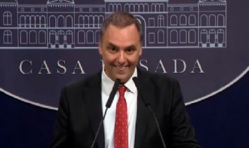 En plena polémica, Adorni duplicó su sueldo y ya cobra cerca de 7 millones de pesos