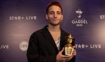 Wos obtuvo el Premio Gardel de Oro 2022: "Aguante la música argentina"