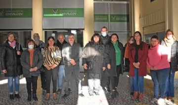 Chivilcoy: el intendente Britos hizo entrega de cheques a establecimientos educativos