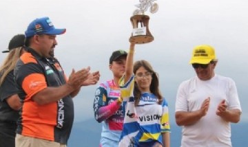 Con solo 14 años, una tucumana desafía al motocross y ya compite entre los mejores del NOA