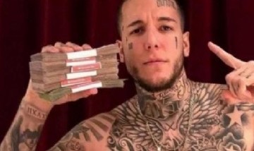 Alexander Caniggia no frena: cambió sus excéntricas trenzas por una melena intensa