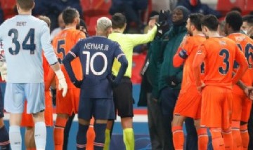 Escándalo en la Champions: jugadores suspendieron partido por comentarios racistas de un árbitro