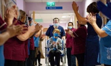 Una mujer de 90 años de Reino Unido, primera persona en ser vacunada contra el Covid-19