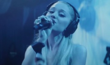 Ariana Grande - Baby I (Live from London)