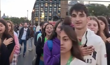 Estudiantes argentinos cantaron la Marcha de Malvinas frente al parlamento británico en Londres