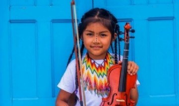 Para visibilizar culturas y buscar la paz: nace la primera orquesta filarmónica indígena de Colombia