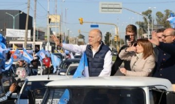 Grindetti prepara una caravana para intentar lograr el triunfo en Lomas de Zamora