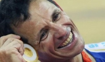 Violento robo al ciclista y exsenador Juan Curuchet: se llevaron todos sus ahorros y medallas