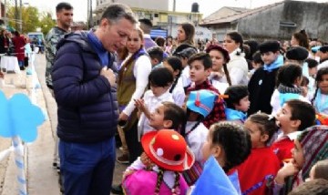 Gray acompañó el festejo por el 25° aniversario de la escuela primaria del Complejo Educativo Baden Powell