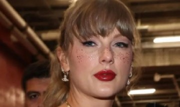 Taylor Swift impone tendencia con pecas glitter en su look de maquillaje: cómo hacerlo