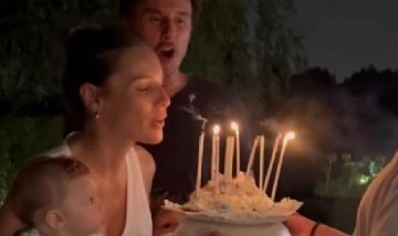 44 no son nada: Pampita festejó su cumpleaños