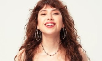 Mariú Fernández reestrenó "Yo no soy Amy" con Big Band en vivo y una canción inédita