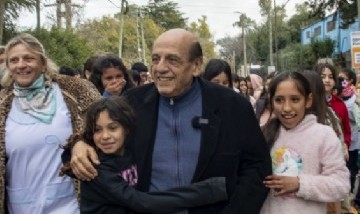 Mussi inauguró pavimento clave en Sourigues con impacto directo en tres escuelas