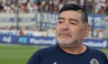 Los echó a todos de su casa: Diego Maradona enfrenta una nueva crisis familiar