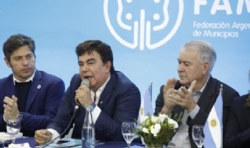 Espinoza apuntó contra Milei: "Su Gobierno atenta cada día contra la salud de los argentinos"