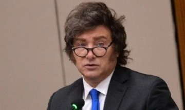 Deudas, desempleo y caída de apoyo: Milei pierde terreno entre los jóvenes que fueron clave en 2023