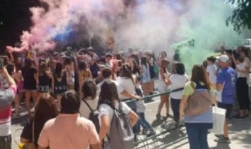 Festejos del Último primer día: tras amplio operativo, se celebró el "UPD" sin incidentes