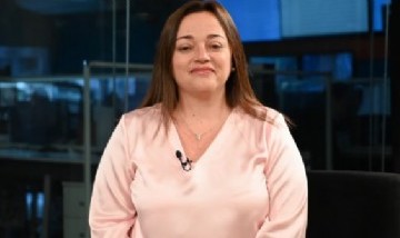 Cecilia Moreau frenó a un diputado libertario en plena sesión: "Se dice produjo, no produció"