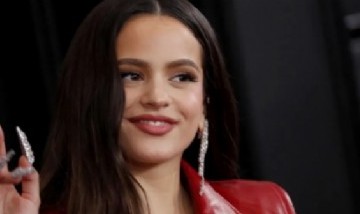 En Miami: Rosalía reapareció en público tras su ruptura con Rauw Alejandro