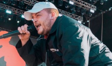 Zeballos, una de las voces fuertes del rap uruguayo, está de estreno con "Warp 5"