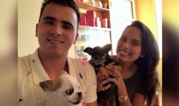 Mati y Tatu con sus perritos, Rosario, Santa Fe.