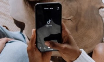 Mike Gallagher, de Wisconsin, declaró que TikTok es una “droga digital” porque “es altamente adictivo y destructivo”.