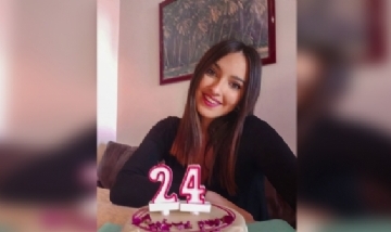 Mariangeles festejando sus 24 en Sevilla, España.