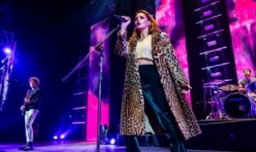 Sobredosis de Soda deleitó a su público con la visita de lujo de Natalie Pérez