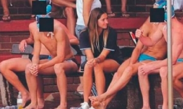 Maestra "supermodelo" tuvo sexo con cinco alumnos