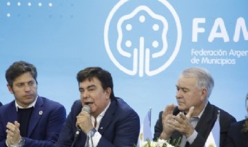 Espinoza cruzó a Milei por las familias endeudadas: "Usted les puso un arma en la cabeza"