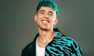 Luck Ra cayó de sorpresa en una escuela y desató un mini show que hizo vibrar a todo el patio