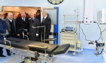 Insfrán inauguró el Hospital de la Madre y la Mujer y dotó de ambulancias al sistema de salud provincial