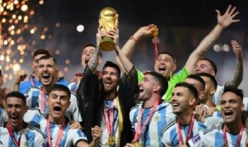 La fortuna que le ofrecieron a Lionel Messi por el bisht que le pusieron en la coronación mundial