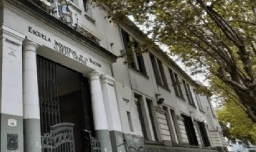 Un joven quedó internado tras ser atacado en el baño de su colegio: "Lo golpearon por sexta vez en 15 días"