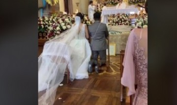 "Help me": el curioso mensaje que un hombre escribió en sus zapatos el día de su boda