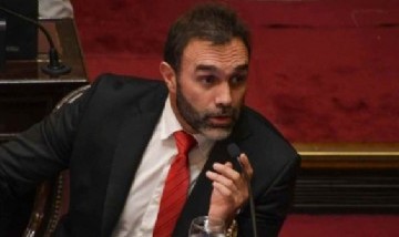 Nuevo escándalo de un senador de LLA: manejaba borracho y agredió a dos policías