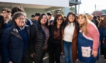 Mayra Mendoza y Eva Mieri inauguraron nuevas aulas y espacios para más de 600 alumnos