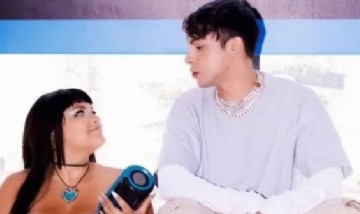 Quién es Flor Álvarez, la cantante viral que arrancó en el subte y hoy saca un tema con Rusherking