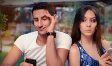 Es viral la reacción de una chica después de que su novio le diera "like" al reel de otra en Instagram