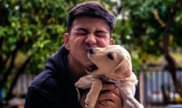 Felipe y su amigo perruno desde Talca, Chile.
