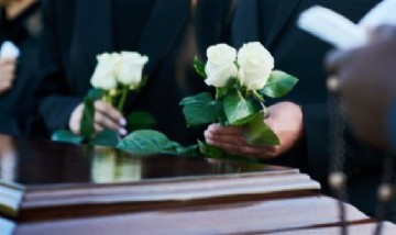 Su novio murió el día de su casamiento y ella descubrió que llevaba una doble vida