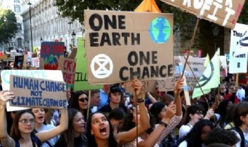 Jóvenes de todo el mundo volvieron a movilizarse contra la crisis climática