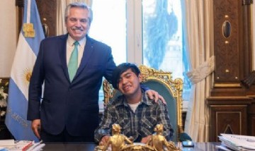 El Presidente recibió al joven wichi que creó una aplicación para traducir su idioma