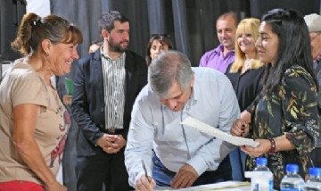 Regularización dominial: 115 vecinos de Chivilcoy firmaron sus escrituras
