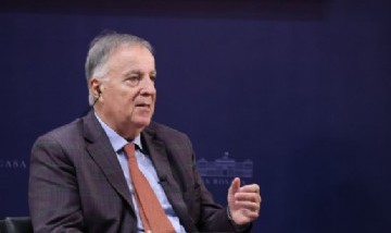 El presidente del Banco Nación, Daniel Tillard, está envuelto en un escándalo por favorecer a su hijo en un negocio financiero