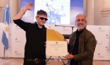 Dillom fue declarado como Personalidad Destacada de la Cultura de la Ciudad de Buenos Aires