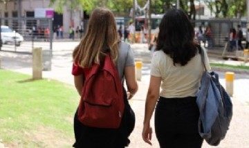 La Universidad Nacional de Rosario incrementará un 25% el monto de las becas a sus estudiantes