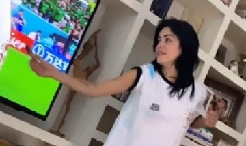 El baile "palo santo" de Lali Espósito para ahuyentar las malas energías de la Selección