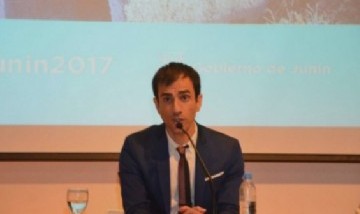 El intendente de Junín tuvo que posponer apertura de sesiones por un paro de municipales