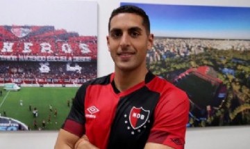 El exjugador de Newell's Pablo Sabbag se reinventó y debutó como cantante de k-pop en Corea del Sur